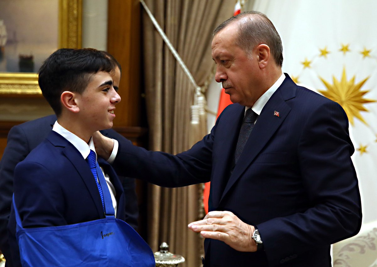 tcbestepe's tweet photo. Cumhurbaşkanı Erdoğan, Filistinli Fevzi El-Cüneydi’yi Cumhurbaşkanlığı Külliyesinde Kabul Etti https://t.co/y9b4qfrLtK