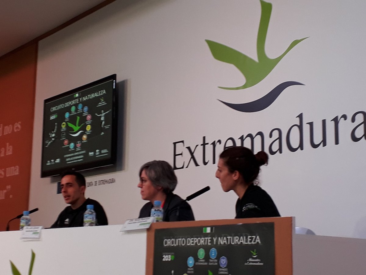 deportes_ext's tweet photo. Presentación del #CircuitoDeporteYNaturaleza2018 en #ExtremaduraEnFitur con @leireis #JaviCano @soniabejarawi @juntaex_cultura @Junta_Ex 
#ExtremaduraSomosDeporte https://t.co/LueBo9z803