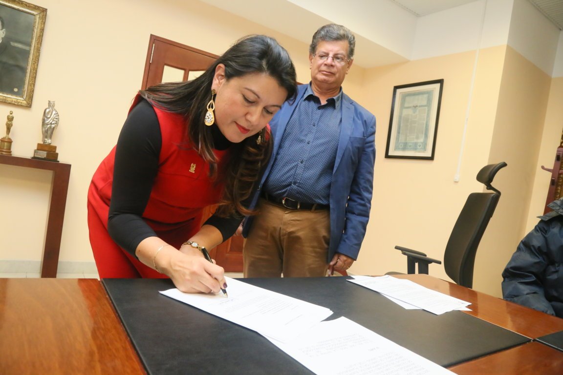 UPTCoficial's tweet photo. Dra. Carolina Barreto Bernal se posesionó como nueva directora de Planeación de #Uptc https://t.co/6zvlrpGF9X