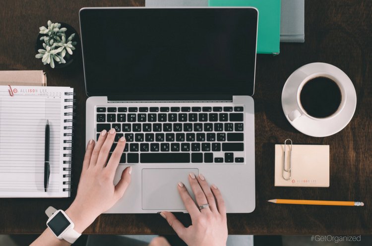 It's time to clear out your clutter hot spots! I'm teaming up with <a href="/bynder/">Bynder</a> to help you get started! TIPS + FREE WEBINAR: bit.ly/2AJK0bV #Productivity #GOMonth #GetOrganized