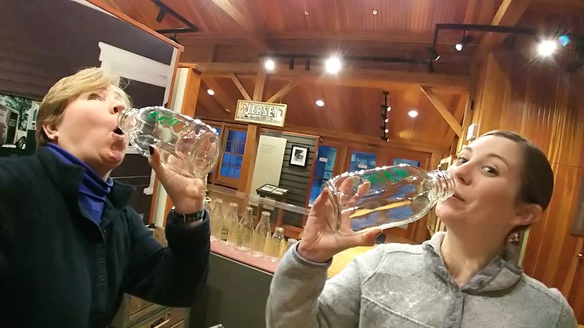 scalescb's tweet photo. Happy #MuseumSelfieDay from Billings Farm &amp; Museum! https://t.co/azTOArqjXr