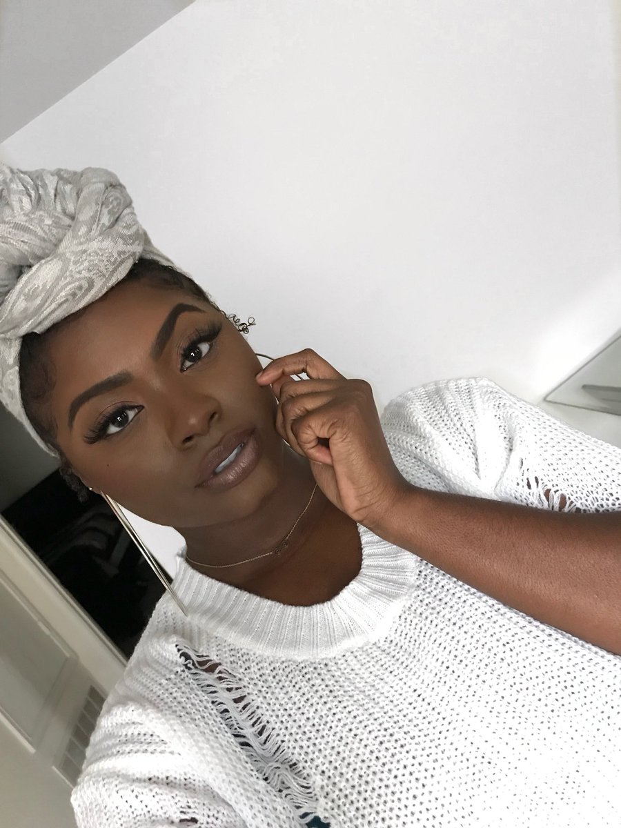 I_WomanOfColor's tweet photo. I heard your favorite was chocolate 🍫😋👂🏾 #utsa #selftaughtmua #texas #SanAntonioTx https://t.co/BuHi8CTReY