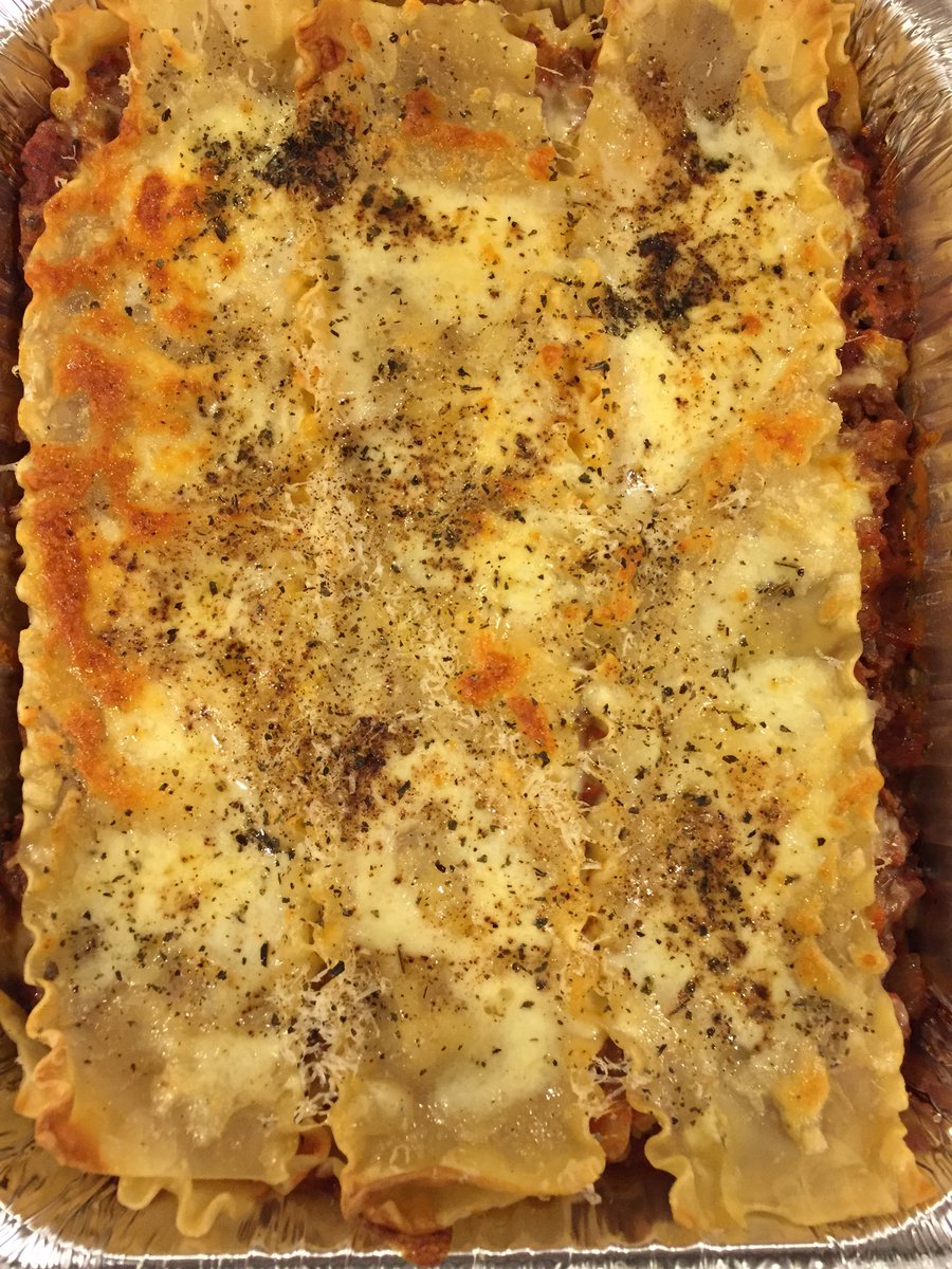 theSundayCook's tweet image. Made this easy meat lasagna last Friday for dinner and we had some leftovers for the weekend into the beginning of the week. I will be posting the recipe on @theSundayCook Facebook page for your weekend meal prep.  #mealplanning #2018 #myWHY