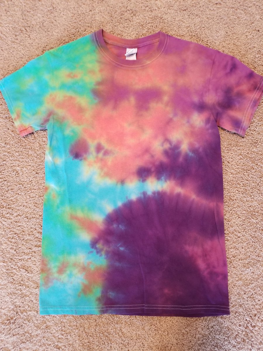 HempWrappedBus's tweet photo. Added some fresh #handmade #tiedye to our Facebook store. Get a look, grab your favorite, be colorful! https://t.co/5zFDULE0eS