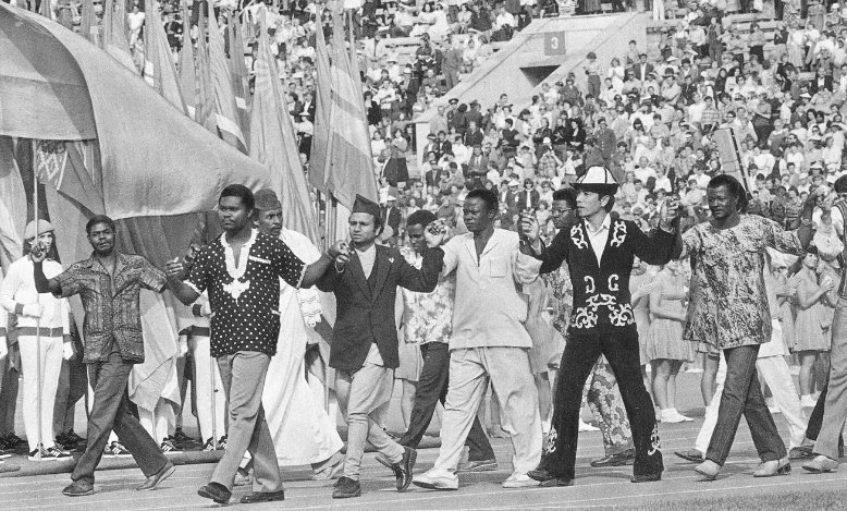 Some graduates (too many to mention!) of Patrice Lumumba University: Timoleón Jiménez @Timochenko_FARC of  @FARC_EPueblo, Sandinista leader @DanielOrtega_Ni, Ganesh Shah of Communist Party of Nepal United & Tamil revolutionary Arul Pragasam, who is also the father of  @MIAuniverse