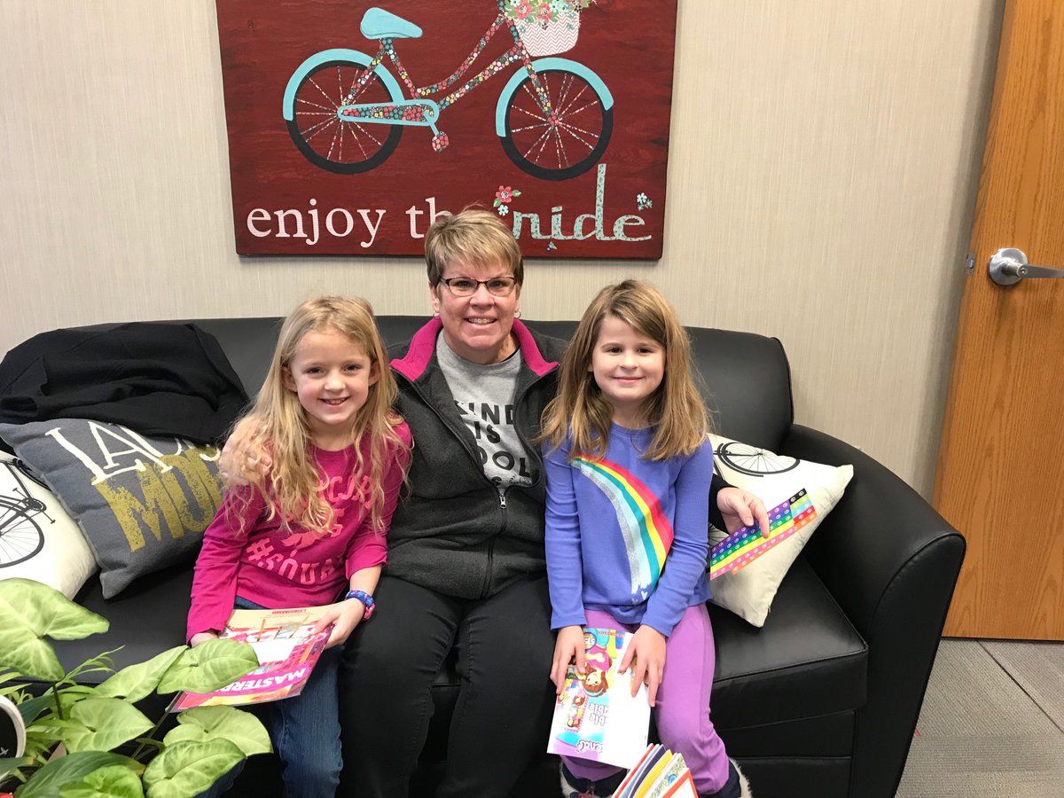 mrsmeitz's tweet photo. Our first book review students! Both Audrey and Audrey were on the announcements today! Great job! #BHES180daysoflearning https://t.co/ZNXkn418i0
