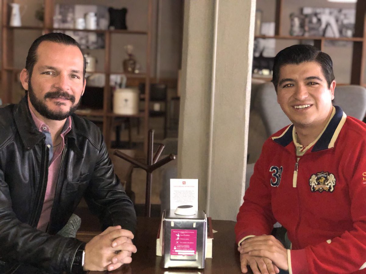 Juanqro's tweet photo. Platicamos con @betolugomx a quien agradezco la voluntad para sumar por el partido. Sin duda su madurez y convicción sumarán para lograr los objetivos que tenemos planteados. Mi reconocimiento y gratitud. https://t.co/H52Bu3jAsB