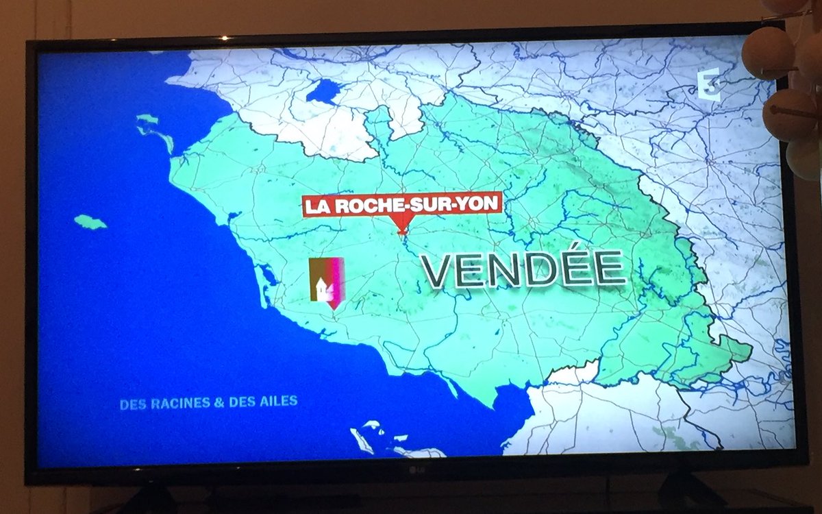 Clemence_BN's tweet photo. .@drda_officiel sur la #Vendée avec l’inénarrable @ChevillonW en super invité spécial c’est maintenant sur @France3tv ! 🎉😍 #GoWiwi https://t.co/HbSaDWjj2J