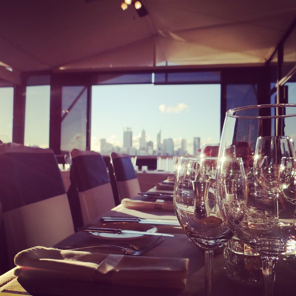 Wine4Reception's tweet photo. Did you know we can ship to your door, or directly to your venue? We are all about efficiency. And, shipping is always included in the price. 
#wineforthereception #wine #shippingincluded #directtoyourdoor #partyplanner #eventplanner #weddingplanner #cheers https://t.co/vxYs3Tco1N