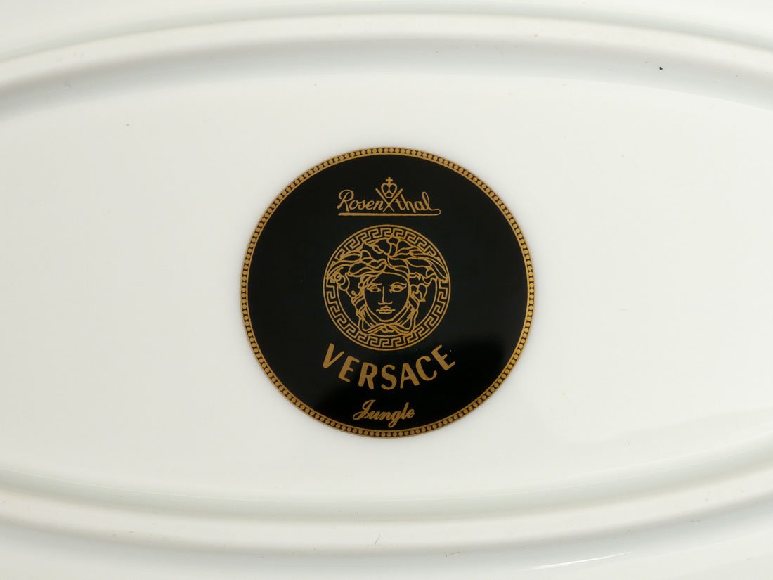 BurchardAuction's tweet photo. #Versace #China #chinaservice #rosenthal #junglepattern #medusa #Crystal #candlesticks #versacehome #versaceversace #versacestyle #versacelover #versacemedusa #design #decor #international #auctionhouse #auctionupdate #FL #homedecor
Full catalog at: https://t.co/TLZVvCn4gr https://t.co/m3dFmz3ewP