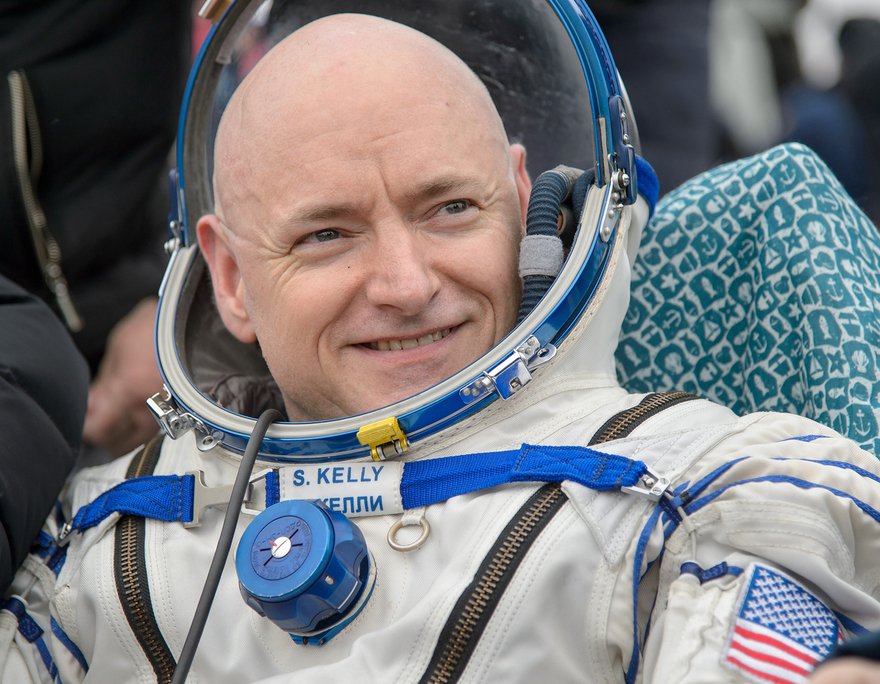 myWharton's tweet photo. Authors@Wharton presents retired astronaut Scott Kelly, author of "Endurance," Monday, January 29 at 4:30 PM. Open to all students. Sign up today: https://t.co/y7ELDH1Sc1 #WhartonAuthors https://t.co/D19DPtQqSJ