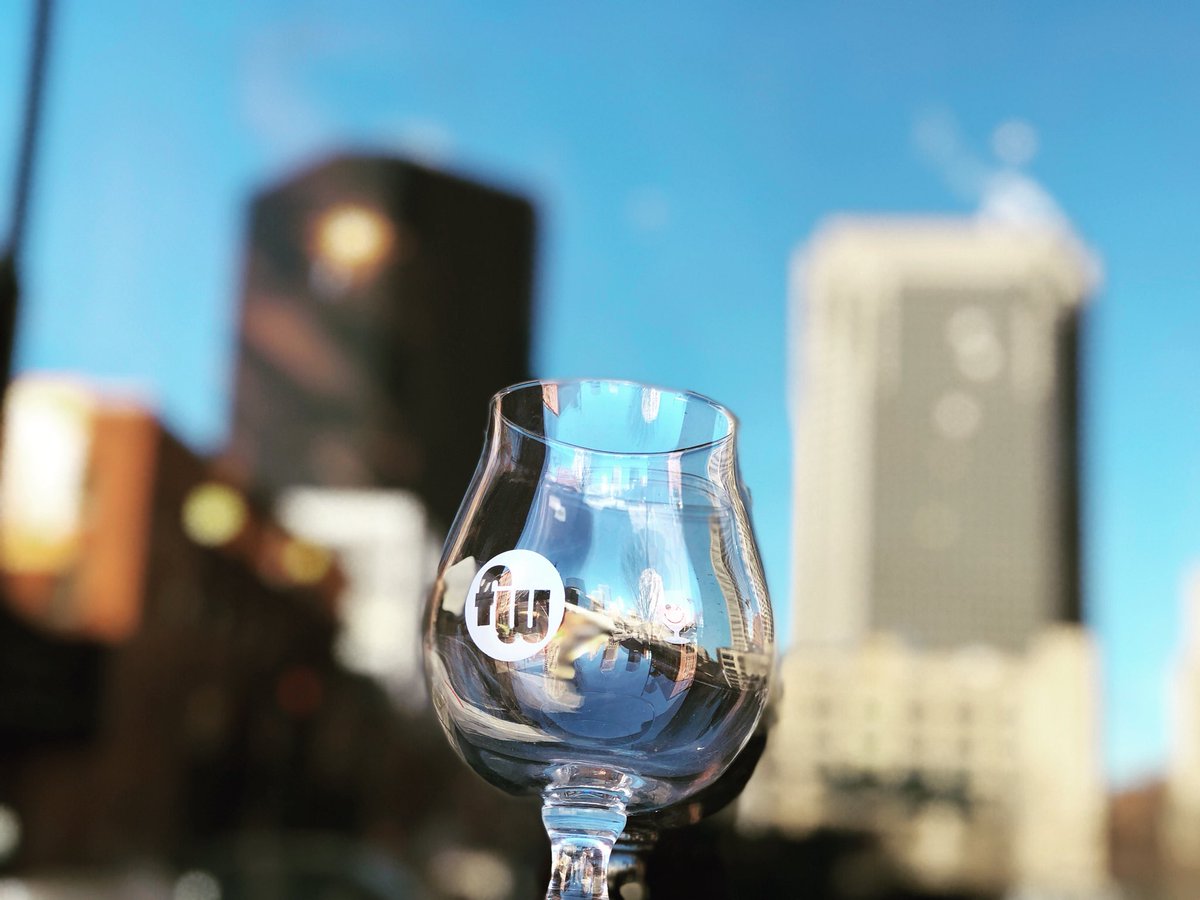 Flying Saucer SL tweet media