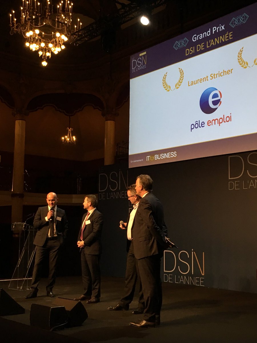 CMITfr's tweet photo. #DSIN @itforb Laurent Stricher DGA et en charge du SI @pole_emploi est le 19e Grand Prix DSI _ou 1er #DSIN_ succédant à @chleray @_PMU https://t.co/la1XlCHtEW