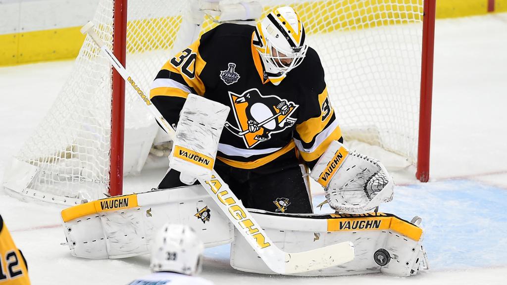 PensSpanish's tweet photo. Des de @PensSpanish enviamos nuestras mรกs sinceras condolencias y mucha fuerza a @mattmurray_30 por la muerte de su padre.
Matt ha abandonado el equipo indefinidamente para estar con su familia, tรณmate tu tiempo y vuelve fuerte campeรณn. Mucha fuerza! #StayStrongMatt #NHLesp #pens https://t.co/e6a87c5Uc0