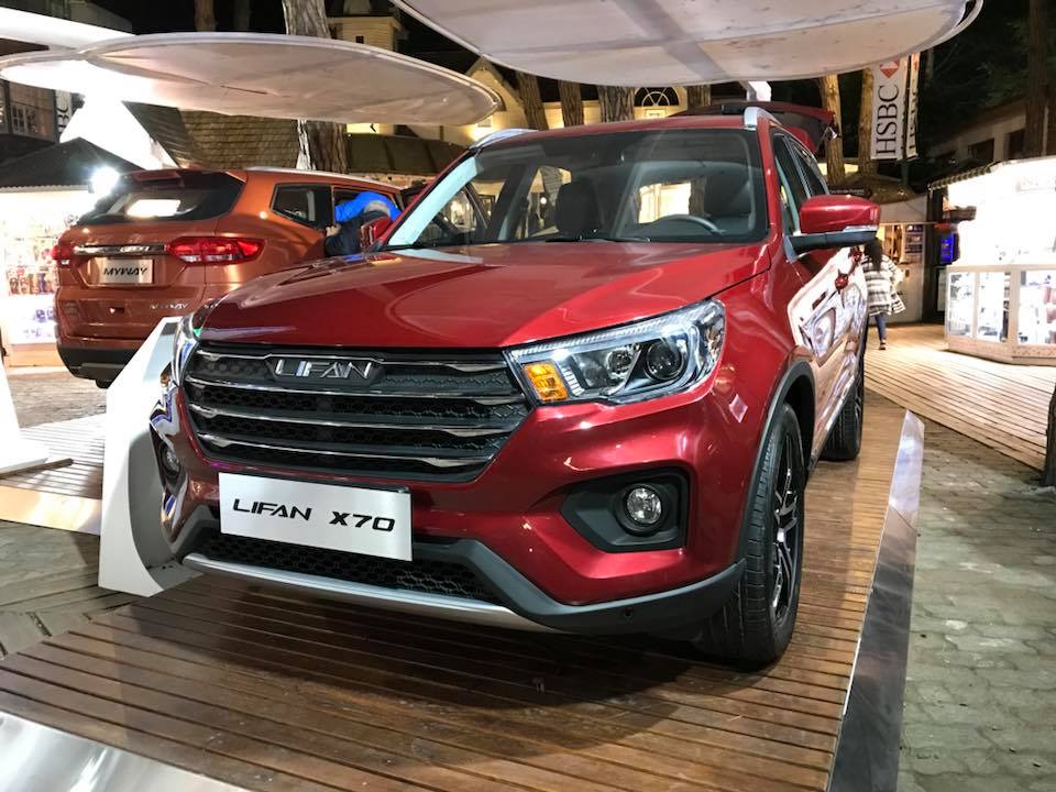 KilometrosArg's tweet photo. #X70, el avant premiere de #Lifan en #Carilo. Pasá y probá el #X50, #X60, #Foison y #MyWay en su stand de la costa argentina. #Sol #Playa y novedades. https://t.co/zdXAOmiJxG 🏖️🌞🌊 https://t.co/LTBYMS9Suv