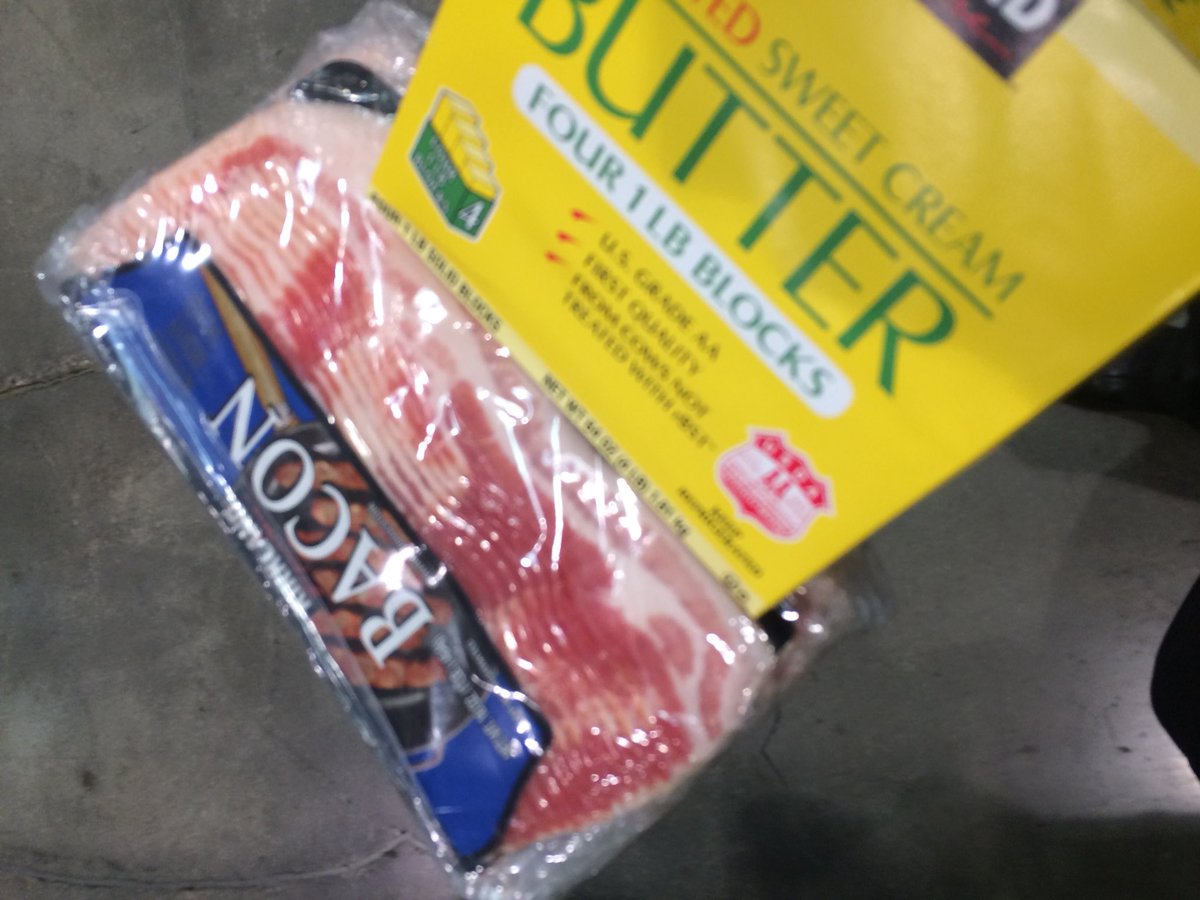 LeePaultalking's tweet image. @VinnieTortorich @AnnaVocino have to love Costco #nsng. 4 lbs of bacon and 4lbs of butter. I laugh because years ago i would have thought of this as a heart attack waiting to happen.