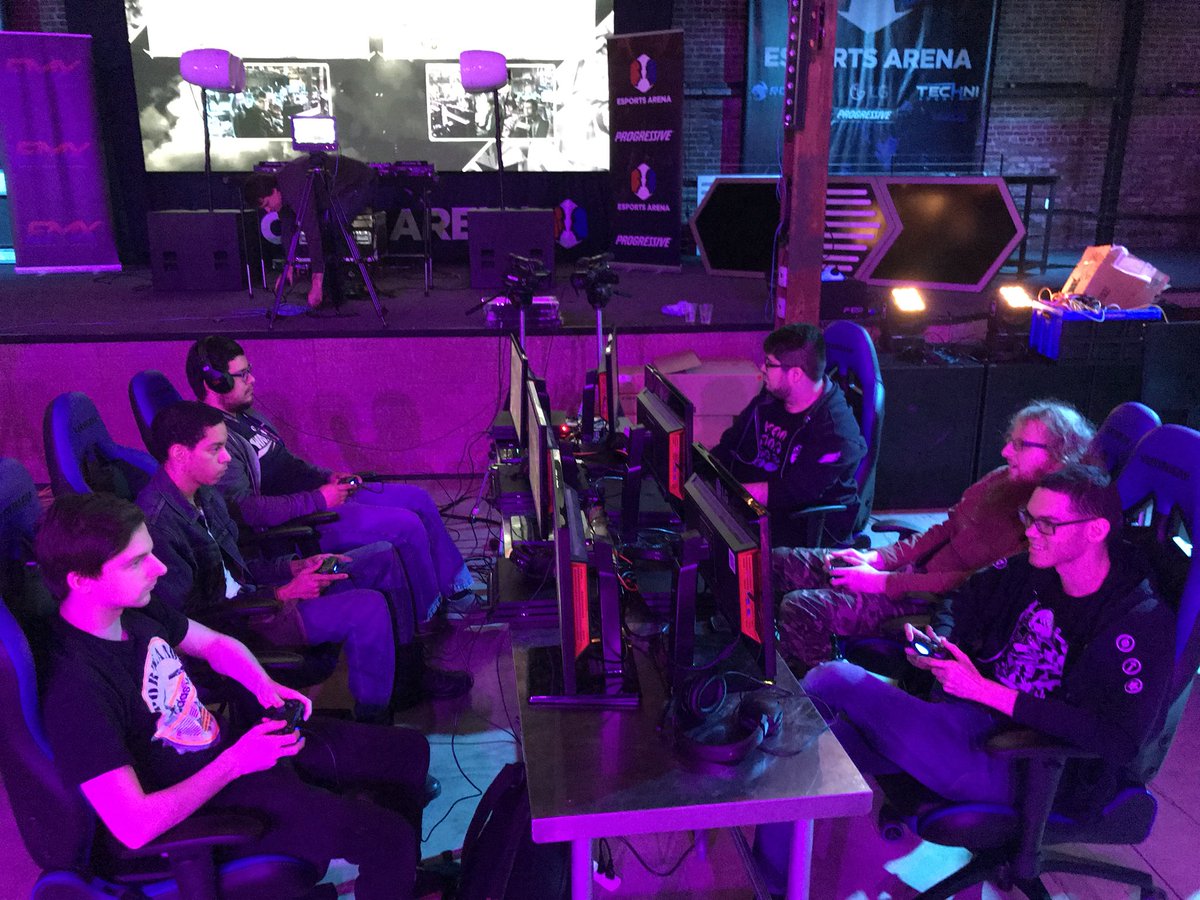 FinalFantasy's tweet photo. Happening now at @EsportsArena 👾👾👾 for #DissidiaFFNT 👾👾👾 Preparing for the winning team 😉 “______________________”. Tournament begins at 6pm (PST)!#DissidiaLiveFights #DissidiaFantasyFinals                          ➡️ https://t.co/cTxWdpl0gr https://t.co/emfnjmDcoa