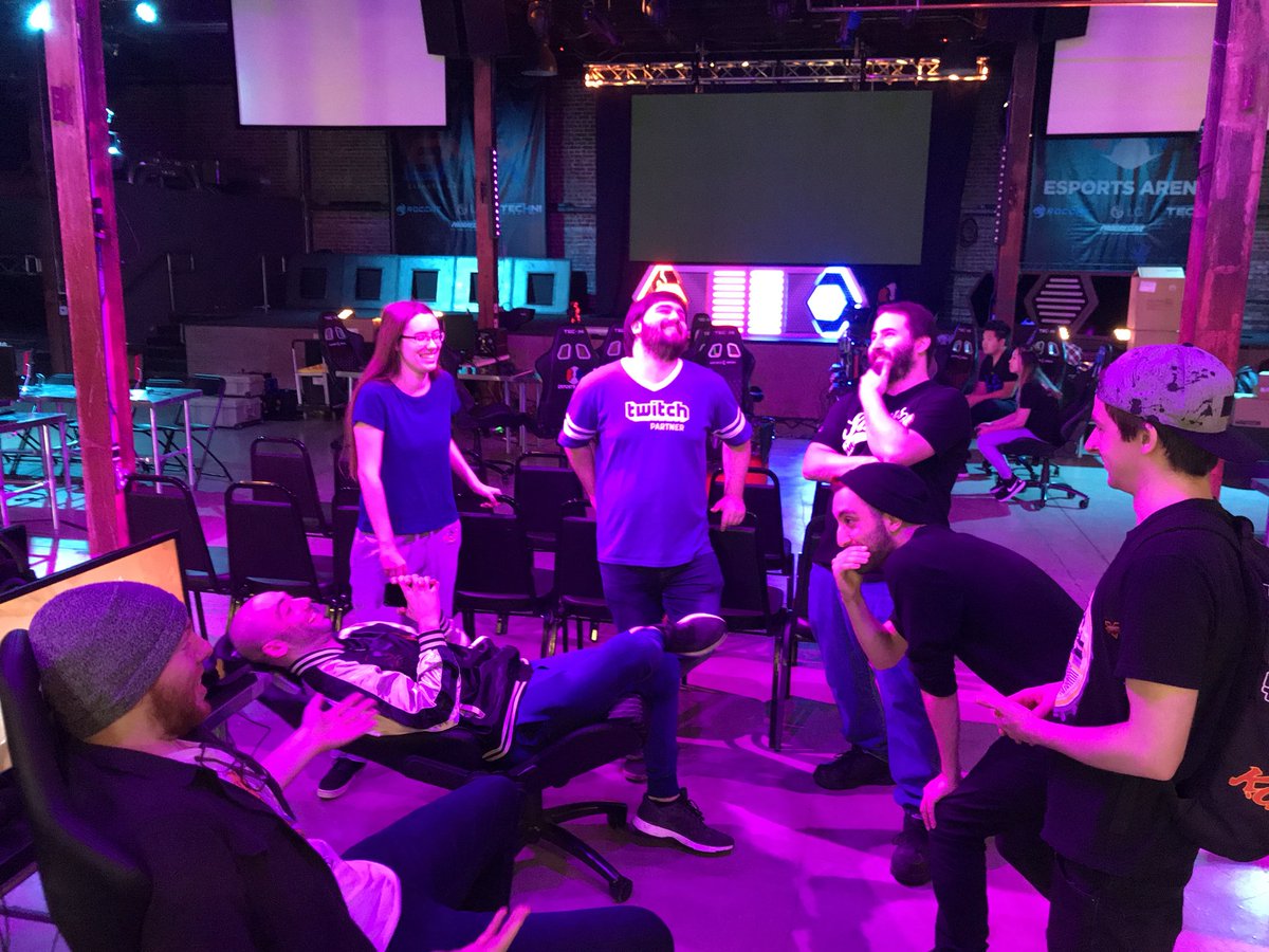 FinalFantasy's tweet photo. Happening now at @EsportsArena 👾👾👾 for #DissidiaFFNT 👾👾👾 Preparing for the winning team 😉 “______________________”. Tournament begins at 6pm (PST)!#DissidiaLiveFights #DissidiaFantasyFinals                          ➡️ https://t.co/cTxWdpl0gr https://t.co/emfnjmDcoa