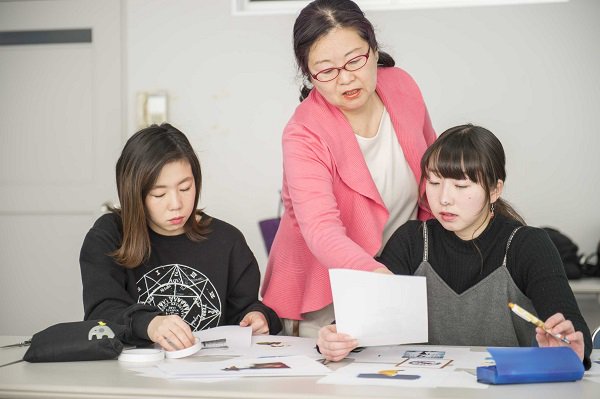 白鴎 大学 教授 の 岡田 晴恵 氏