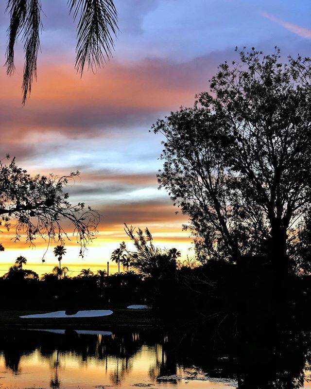 jibaraenlaluna's tweet photo. #sunset #wellington #florida #fl #boricua #mylife #jibarosenlaluna #sky #clouds #winter #enjoyinglife #celebrationoflove #fighting #betterlife #qualitylife #thankful #thanksgod #graysoneffect #lake https://t.co/AHAFEXvqDU https://t.co/3ofMEjJVW3