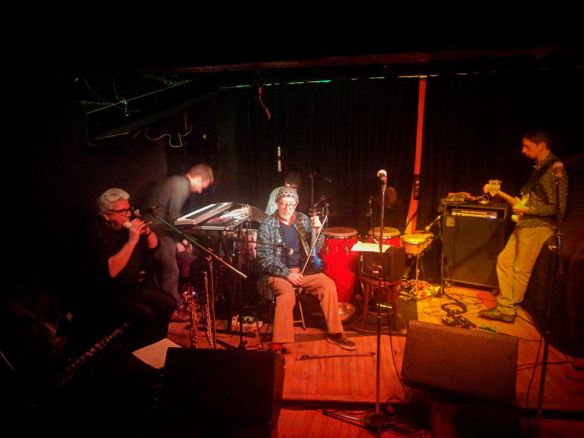 William Skeaping (@skeapspeaks) on Twitter photo My pops <a href="/roddyskeaping/">roderick skeaping</a> playing violin/singing saw with <a href="/lascellegordon/">Lascelle Gordon</a>'s excellent #VibrationBlackFinger at <a href="/ServantJazz/">Ing. Armin Jäkel💼📗🗾</a> Dalston tonight facebook.com/servantjazzqua… 💯 Looking fwd to next gig <a href="/Archspace_Ldn/">Archspace</a> archspace.london My pops <a href="/roddyskeaping/">roderick skeaping</a> playing violin/singing saw with <a href="/lascellegordon/">Lascelle Gordon</a>'s excellent #VibrationBlackFinger at <a href="/ServantJazz/">Ing. Armin Jäkel💼📗🗾</a> Dalston tonight facebook.com/servantjazzqua… 💯 Looking fwd to next gig <a href="/Archspace_Ldn/">Archspace</a> archspace.london