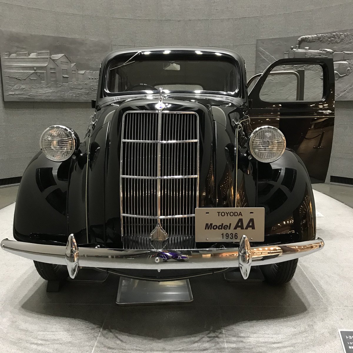 Ichiro Mizuki 1936年 トヨタ初の生産型乗用車 トヨダaa型乗用車 レプリカ トヨタでなくトヨダだったんだね トヨタ博物館 トヨダaa型乗用車 1936年日本 ドラマの撮影でお邪魔しました Nhkbs真夜中のスーパーカー 水木一郎 T Co