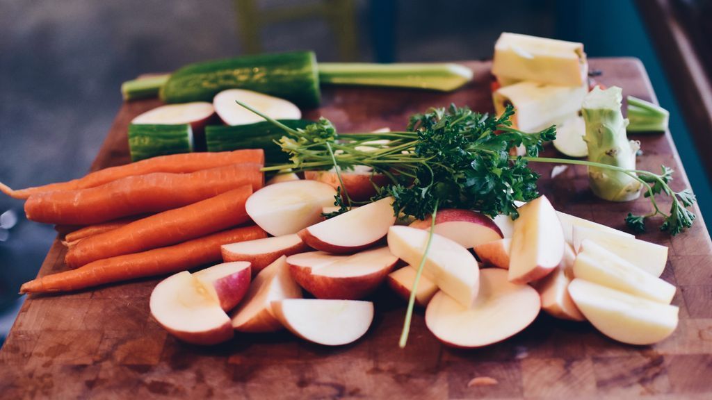 EcoSafeZW's tweet photo. Compost your kitchen scraps 🌱🍌🍗
#lesswaste #zerowaste #kitchencompost https://t.co/TBP5NZuK8E