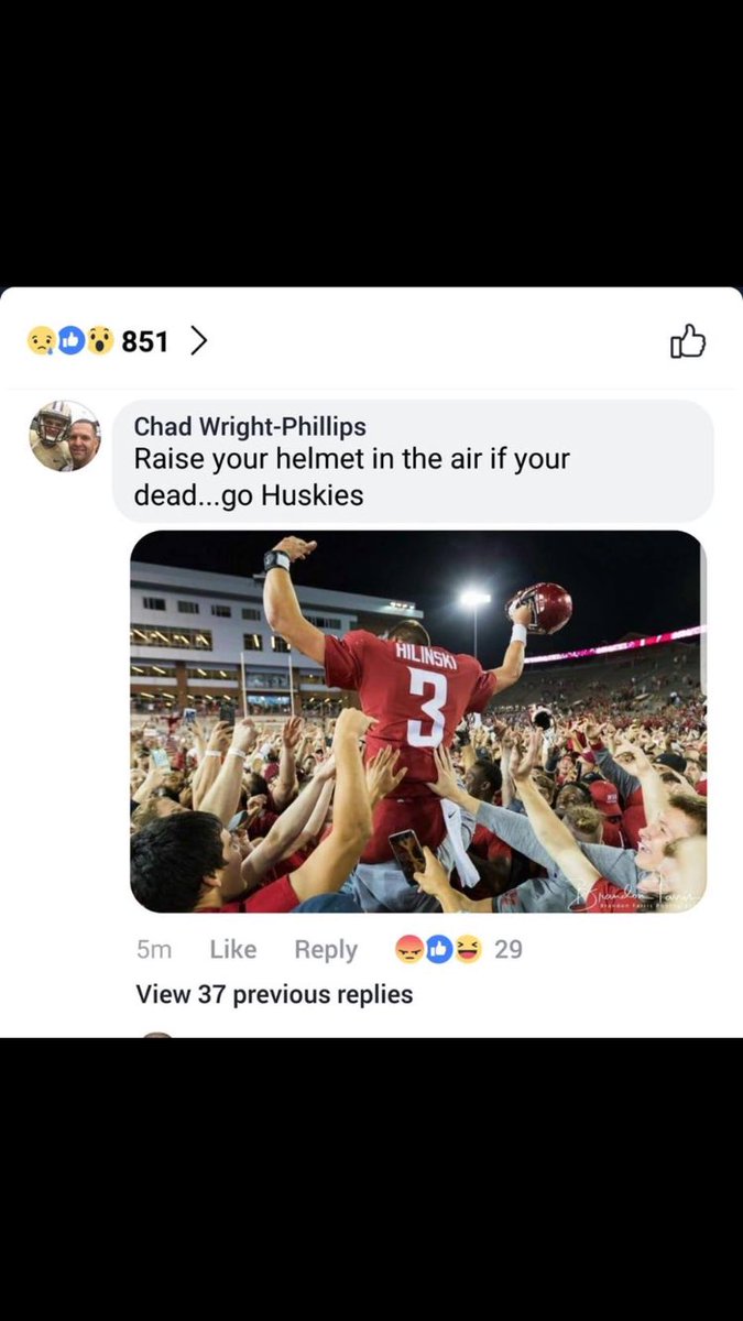 c_jski's tweet photo. @UW @wsucougfb @WSUCougars @UWAthletics 
I just thought this should be brought to attention.. and maybe together we can say something...anything.. to people out there who may take this lightly and represent either team in such a disrespectful way. #StandTogether 🤝 https://t.co/s0EXj6lAYg