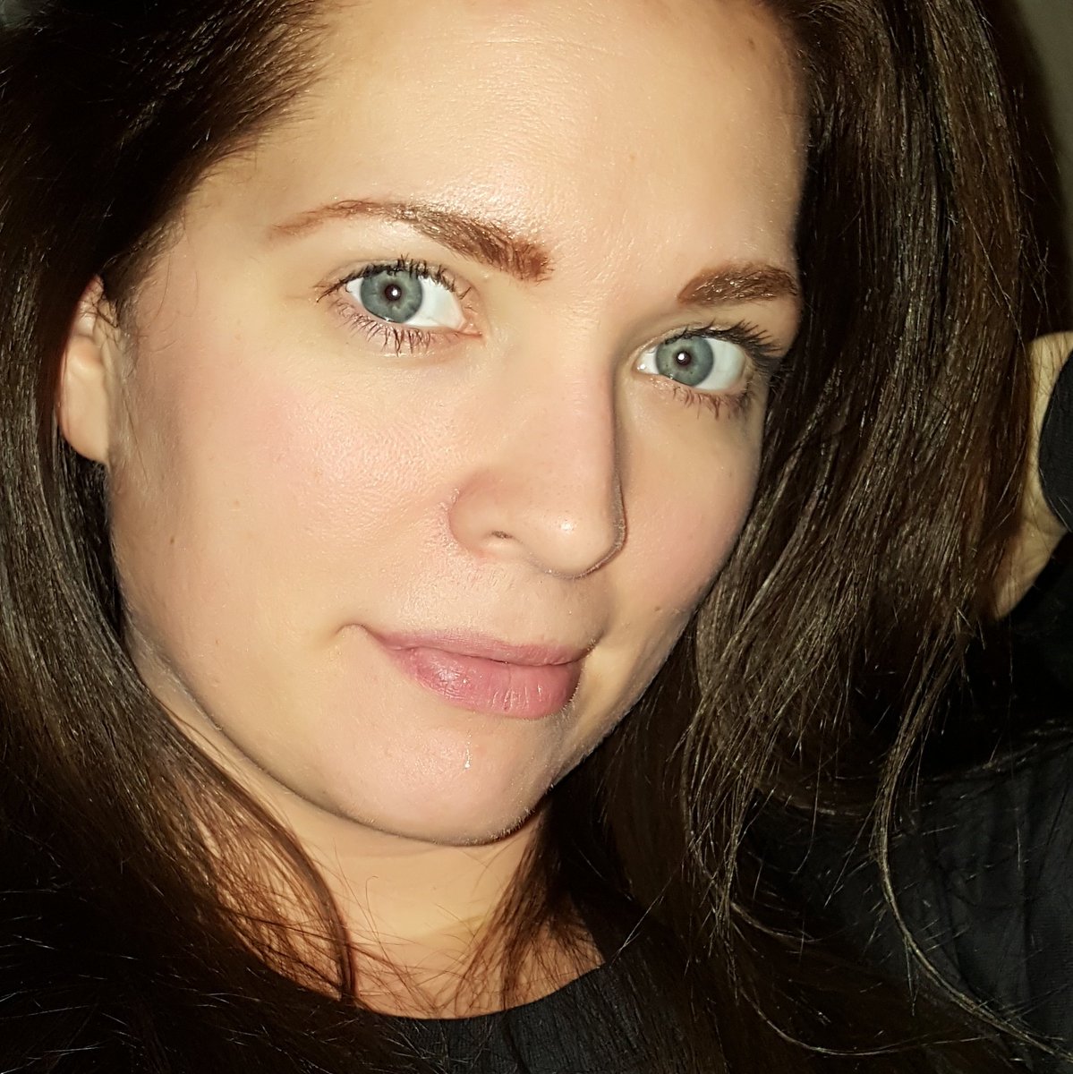 Dee_Rep's tweet image. #themeyesthough #guessthecolor