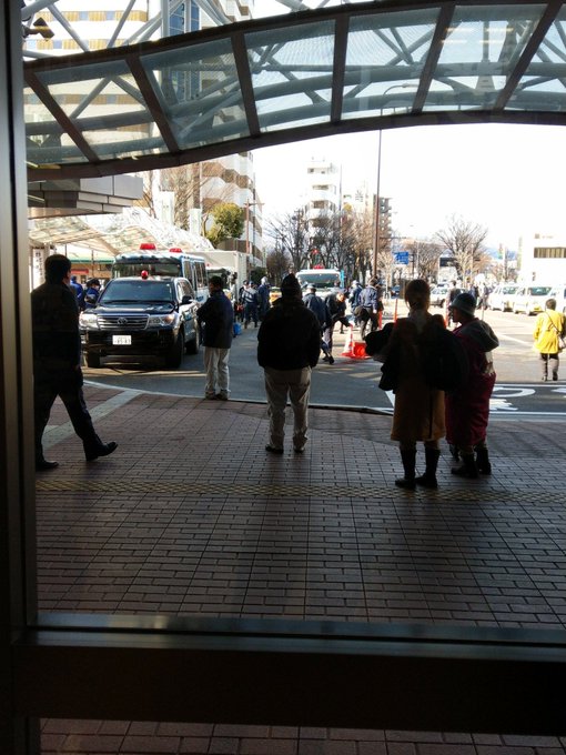 不審物 Jr福島駅のタクシー乗り場に不審な黒いかばん 警察出動で周囲混乱 まとめダネ