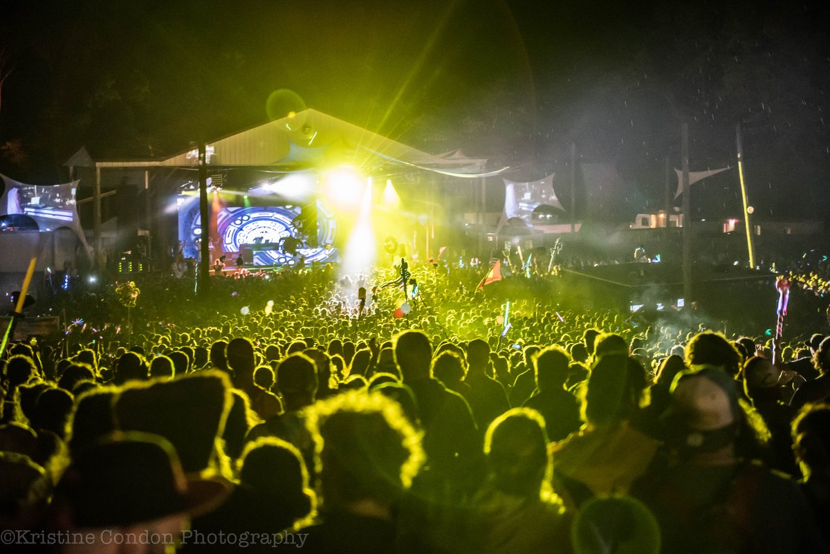 summercampfest's tweet photo. .@BigGigantic settin' it off at #SCamp15! 🎷 https://t.co/oOAKvXR4tF