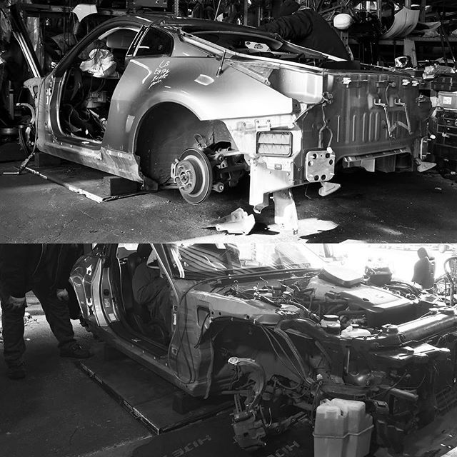 rapjdm's tweet photo. Stripping off Z33 in progress #z33 #nissan #jdm #japan #parts #worldwide #япония #ниссан https://t.co/6ybDj6j1CJ
