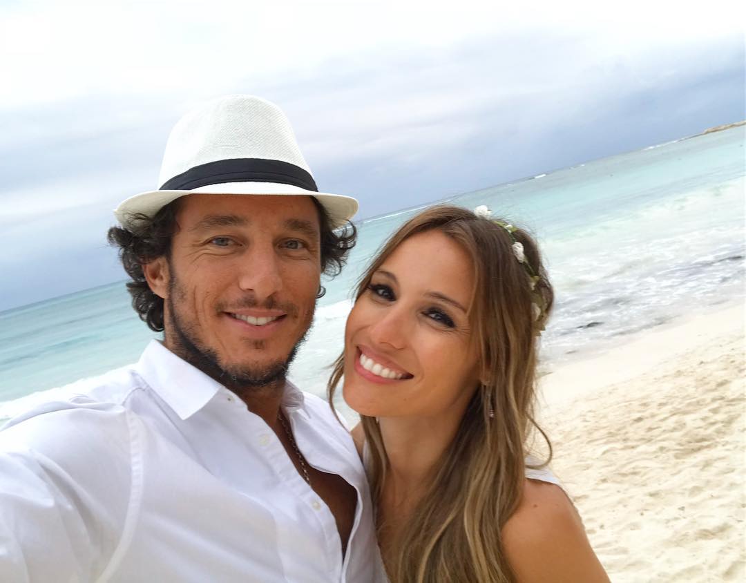 pampitasmile's tweet photo. AMOR (descripción suficiente) #Pampico @pampitaoficial @picomonaco #cumplepampita 💚🌹 https://t.co/R9XKd2q5hw