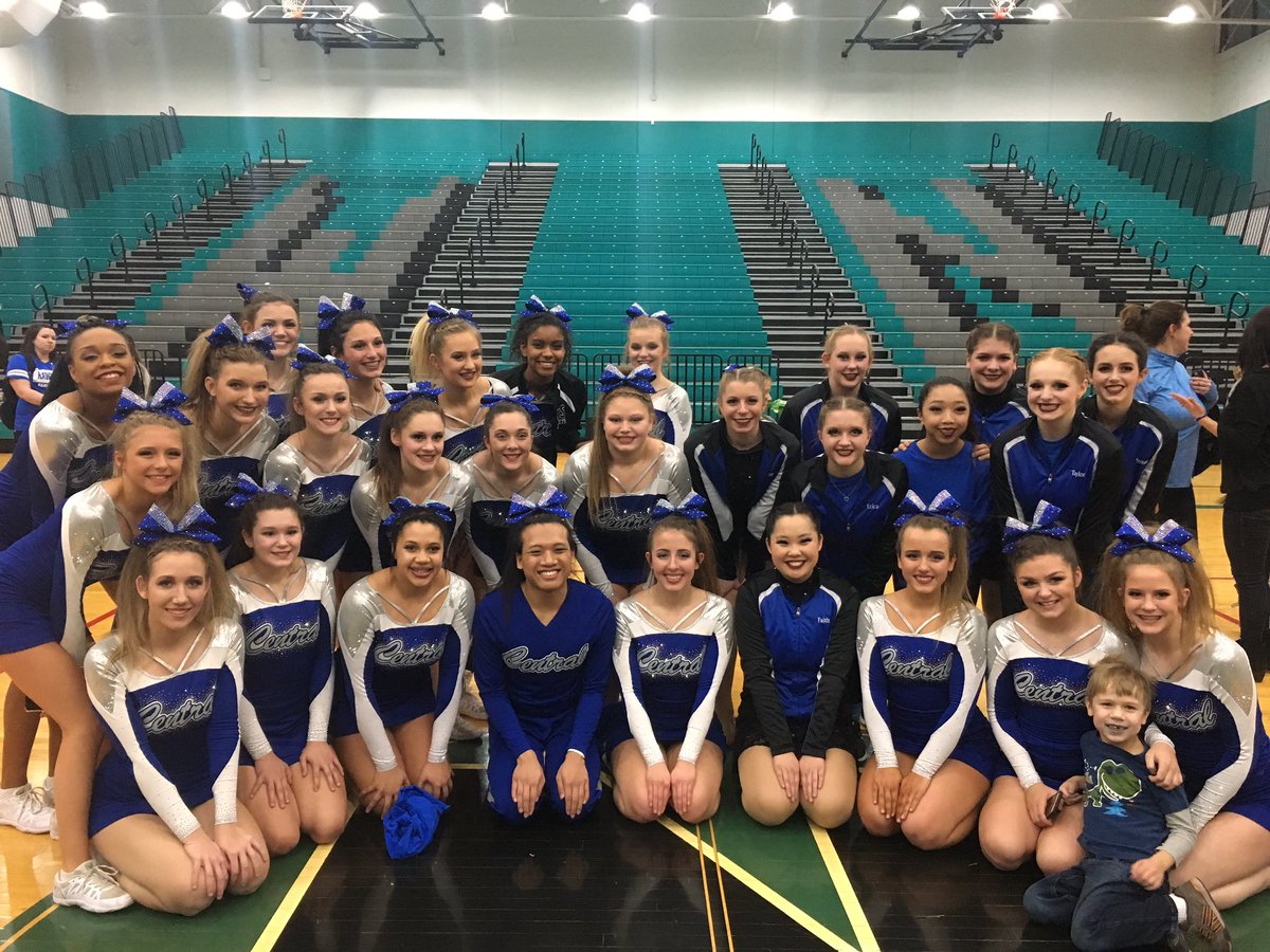 CHSRockettes's tweet photo. It was fun to attend a competition with @burlingtoncheer! https://t.co/GQWOOOleb2