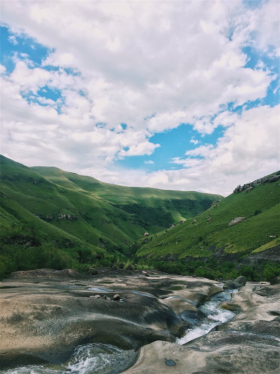 diyanschnider's tweet photo. Drakensberg on the weekend https://t.co/NRKdQ2y8Bb