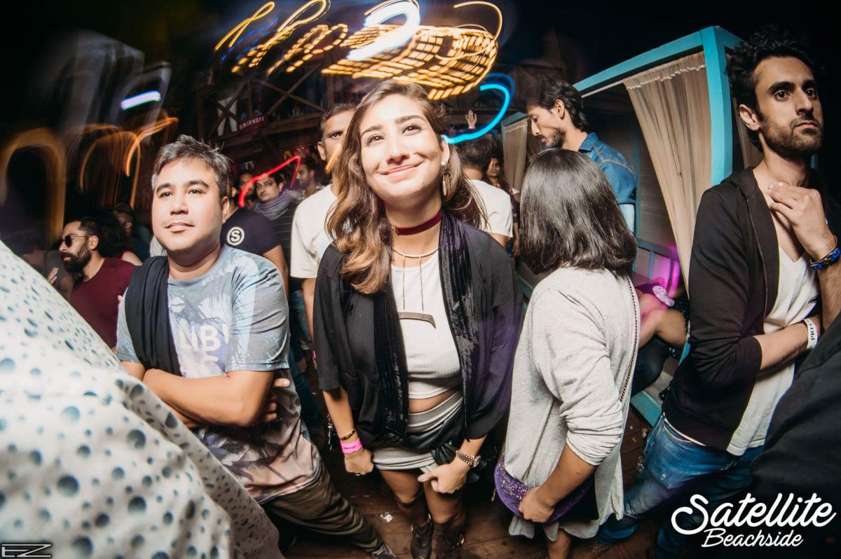 Satellite_Fest's tweet image. Perfect end to the perfect week. Day 5 at #SatelliteBeachside was all about 3 things. 👇

#goodmusic and #greatvibes with your #bestfriends 😀🌈🌅❤