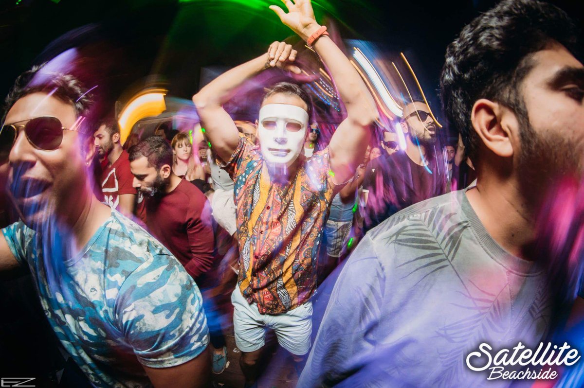 Satellite_Fest's tweet image. Perfect end to the perfect week. Day 5 at #SatelliteBeachside was all about 3 things. 👇

#goodmusic and #greatvibes with your #bestfriends 😀🌈🌅❤