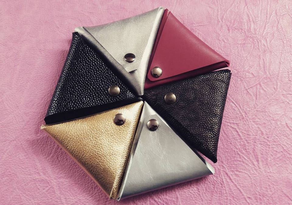 inleather03's tweet photo. #Soldes2018 : #PorteMonnaie #Triangle soldé sur ma #boutique #UnGrandMarché @1grandmarche passe de 9.50 € à 7.50€
Lien vers la boutique: https://t.co/1F3IbYXU4c
#Soldes #InLeather #InLeathersShop #Maroquinerie #Couleur #Femmes #Homme https://t.co/1jSgGwTe36