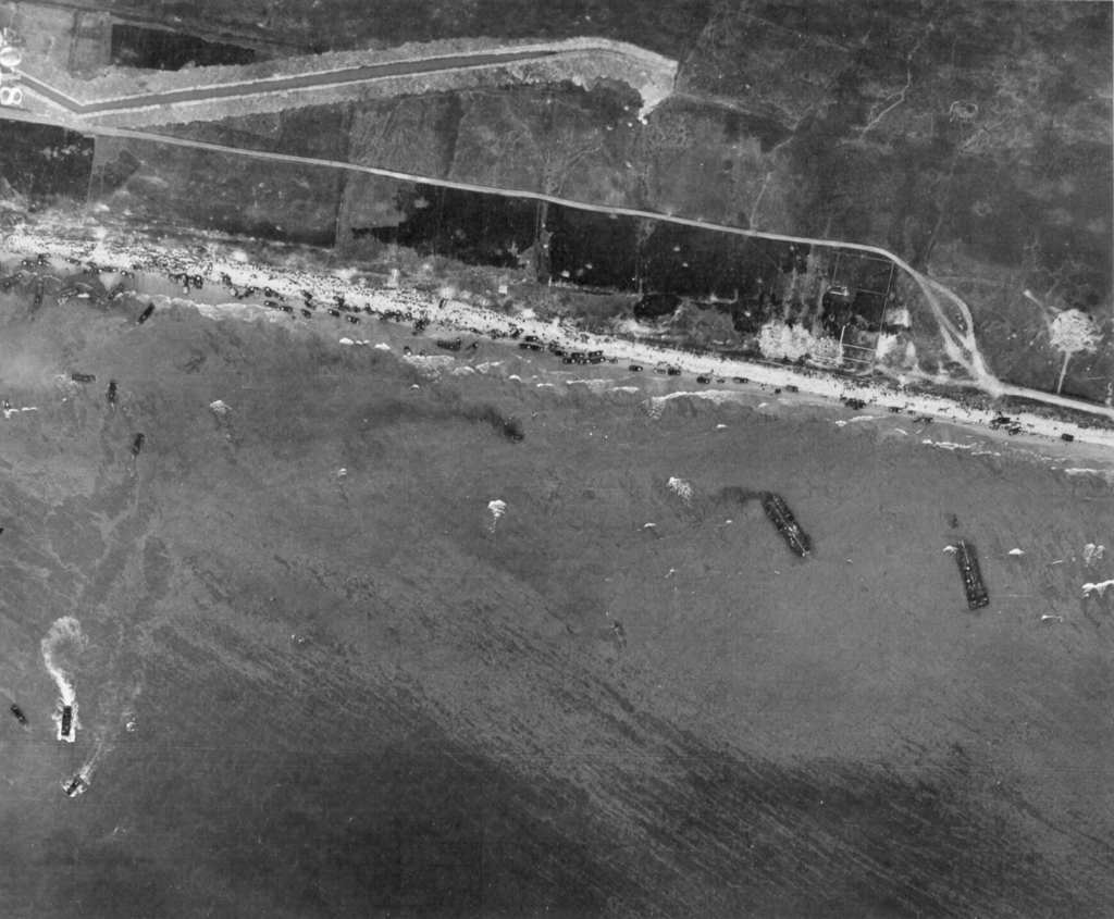 This is What Omaha Beach Looked Like  on 6/6/1944 