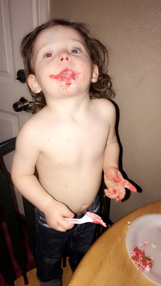 paige08marie's tweet photo. My baby had a fun birthday dinner!! 💙🎉 #MyBabyIsTWO #LynnoxJames https://t.co/YU6PINl39V