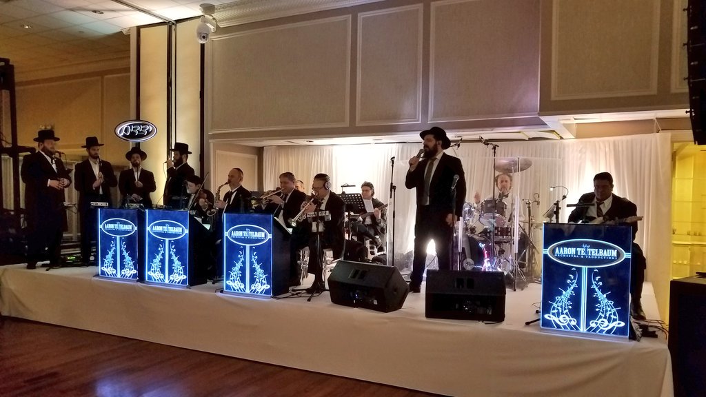 TEITELBAUMAARON's tweet photo. What a Beautiful wedding tonight at ateres chaya sung by @BennysMusic #shulemBrodt @YedidimChoir conducted by @IsraelLamm #eventcoordinators @JoeBlumenthal @jay_kay57 https://t.co/LevMey2BsE