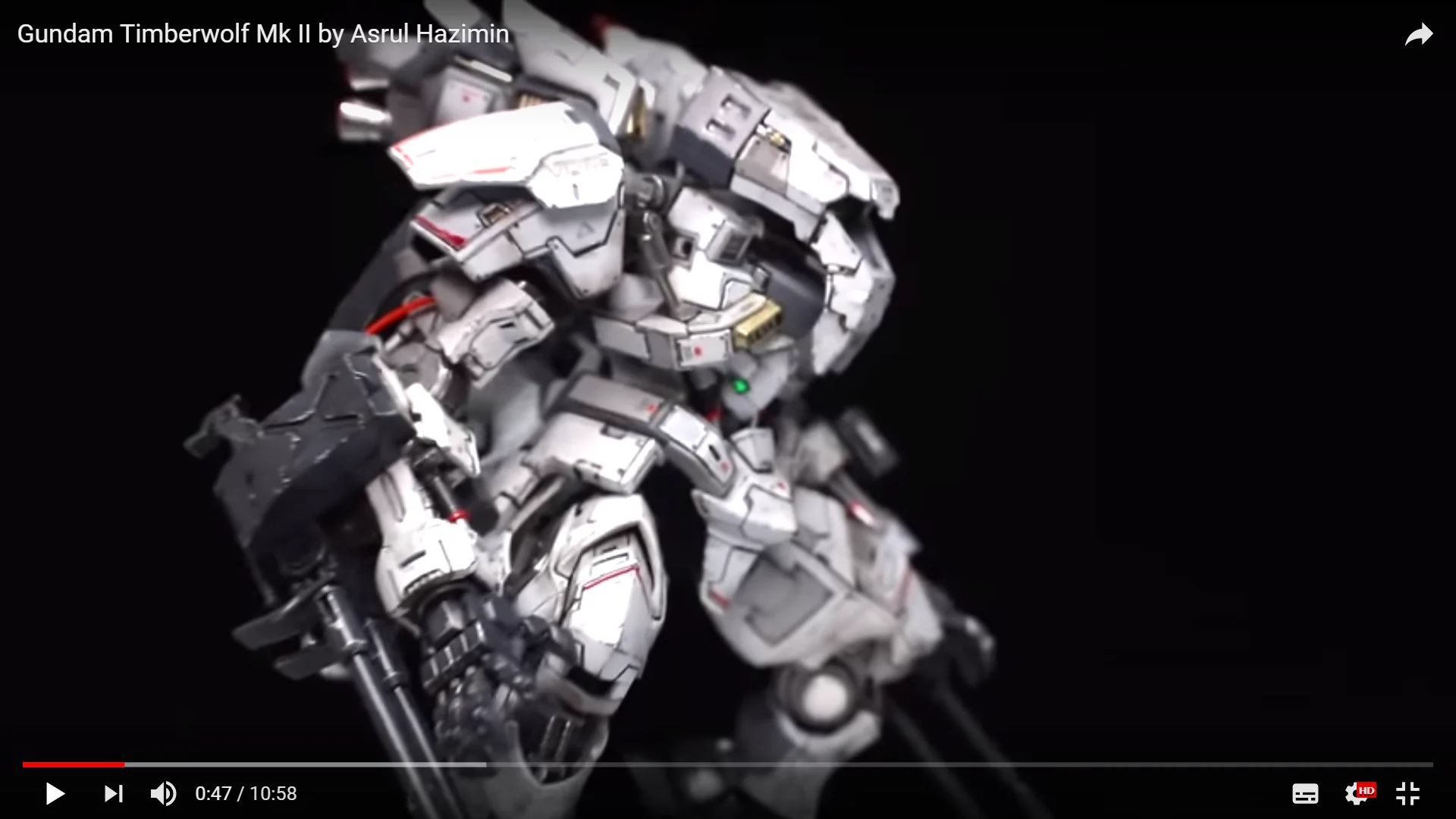 どちらも美しい造形美ｗ海外のガンプラモデラーは作る本人もモデル並みの体型ｗｗｗ