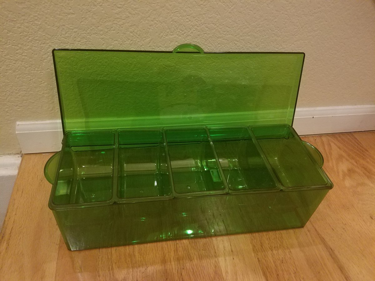 pooja21212121's tweet photo. I love this tray.It comes in 3 different colors. comes nicely packaged so great gift idea for sure.Condiment server has ice compartment and 5 small trays for veggies, fruits.Great for summer for picnics, parties.
https://t.co/3kGpRtPsxd
#Graciesgoods #condimentserver https://t.co/0LUGrP6i5H