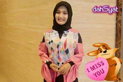 [INFO NGELIVE]
Kamis 25 Januari 2018 <a href="/FatinSL/">Fatin Shidqia Lubis</a> Akan Meramaikan <a href="/dahSyatMusik/">dahSyat</a> Awards 2018, Pkl 21:15 WIB Live @officialRCTI. Buat Fatinistic ada kuota ngelive untuk 20 orang, silahkan mendaftar dgn cara cek disini: bit.ly/2Dnevur #AlwaysSupportFatinSL