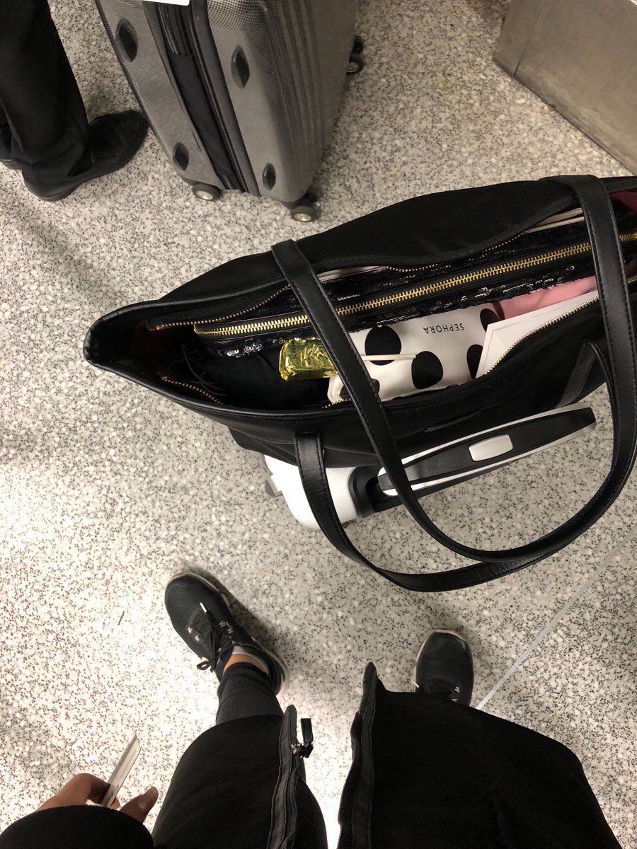 crystaljbaik's tweet photo. Finished my first PM night class at Stanford and now at the airport, ready for a red eye 👩🏻‍🏫👩🏻‍💼🏃🏻‍♀️🙌🏻 https://t.co/mAlPrykPa1