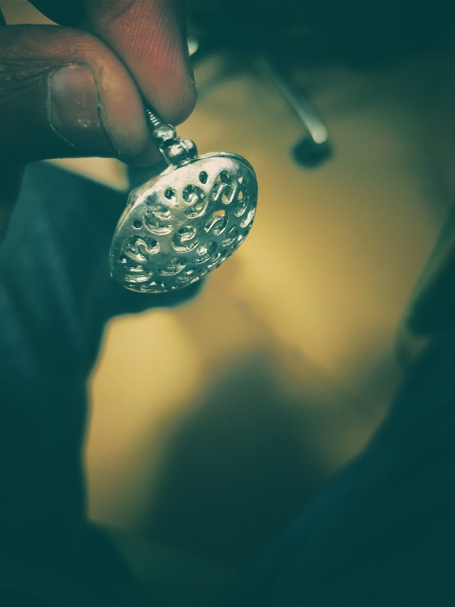 danielantoine2's tweet photo. #art #Artists #photographer #artphotography #ArtPhoto #vintage #jewellery #earring #shades #nikon #nikonphotography https://t.co/7KVntABzFr