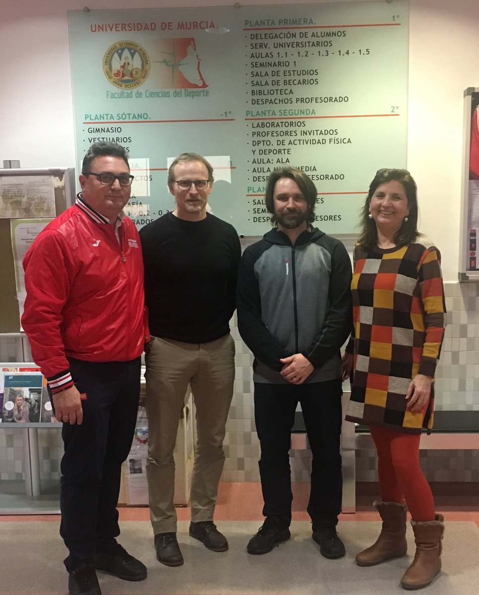 umucafd's tweet image. Nuestra Vicedecana de Internacional #MªJesusBazaco y nuestro secretario atendieron ayer tarde a los profesores 🇸🇪 de la @UmeaUniversity los cuales conocieron las instalaciones y proyectos #CampusSanjavier ➕🔗➕🇪🇺🔝@UMU