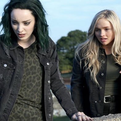 TheRefreshPod's tweet image. Wow that @TheGiftedonFOX finale was something else. There’s no actual X-Men but this show just gave us the most X-Men moment ever. @NatalieAlynLind &amp;amp; @EmmaDumont are standout amazing.