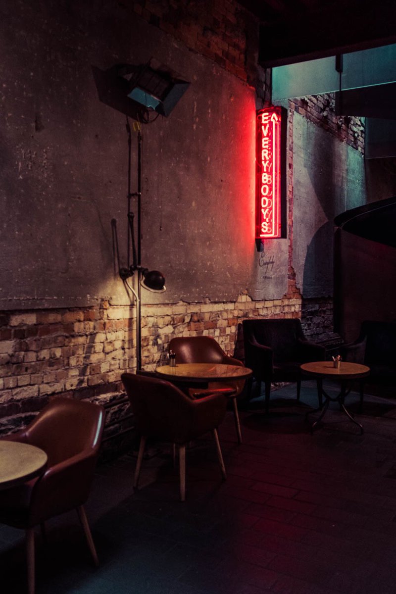 yvesseeholzer's tweet photo. A café in Auckland. #Auckland #NewZealand #travelman #café #artphotography #photography #photographer #PhotographyIsArt #fun #vintage #Retro https://t.co/uYoKgrplNA