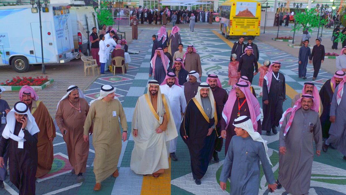 تصوير جوي للمصور جلال النعمان ، للأمير سعود والأمير نايف بن فواز الشعلان "حفظهم الله" في مهرجان الزيتون بمنطقة الجوف.